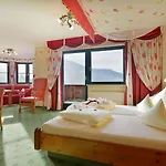 Alpenschloessl Söll