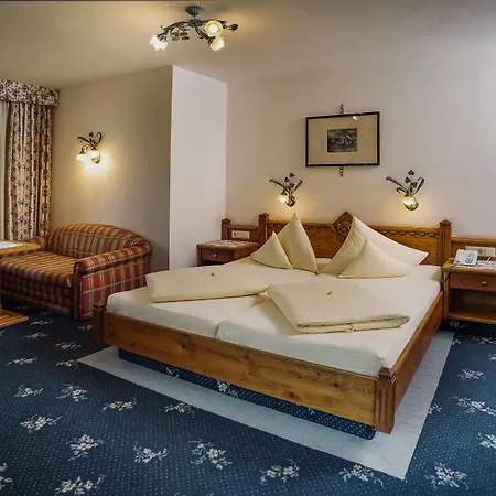 ホテル Alpenschloessl ゼル