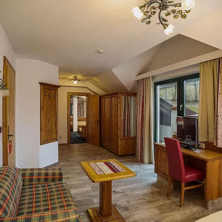 ホテル Alpenschloessl 4*