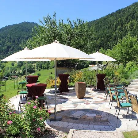 ホテル Alpenschloessl