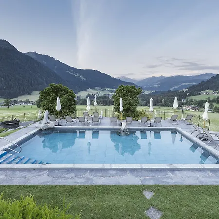 ホテル Alpenschloessl ゼル