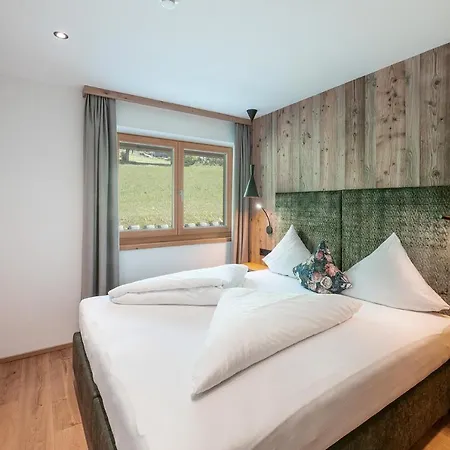 Отель Alpenschloessl 4*