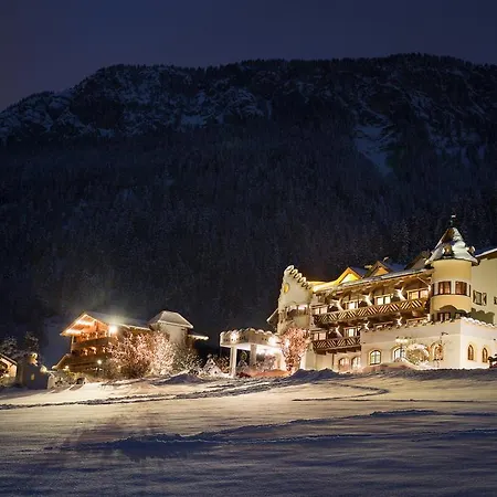 Alpenschloessl Отель Зёлль